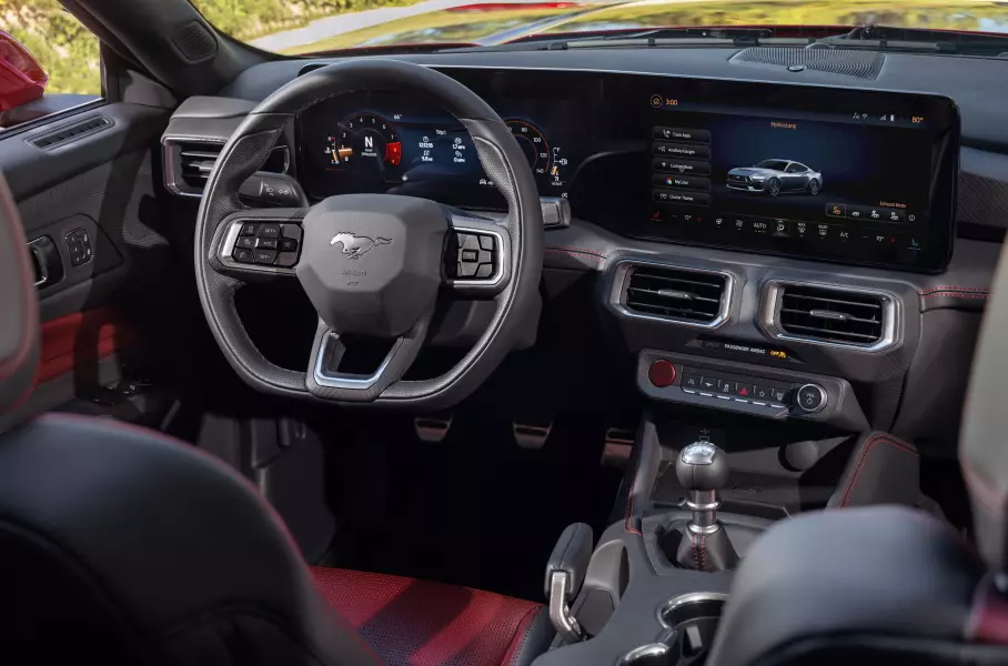 Медиасистема нового Ford Mustang GT седьмого поколения